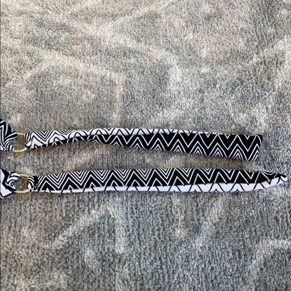 💕HP💕Vitamin A black and white chevron print bandeau bikini top - Picture 9 of 11